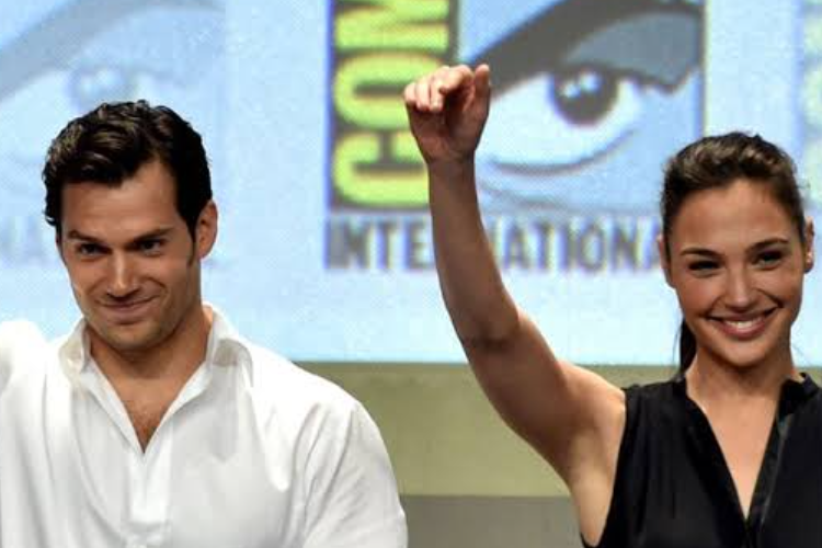 Gal Gadot critica a DC por prescindir de Henry Cavill en el papel de Superman: No se manejó con elegancia.